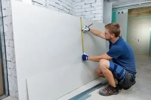 Jak przykleić karton gips do ściany - uniknij powszechnych błędów
